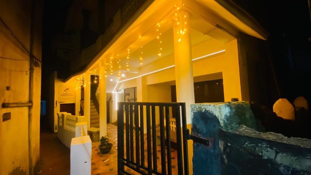 Packbag Beach Hotel Kovalam Exterior foto